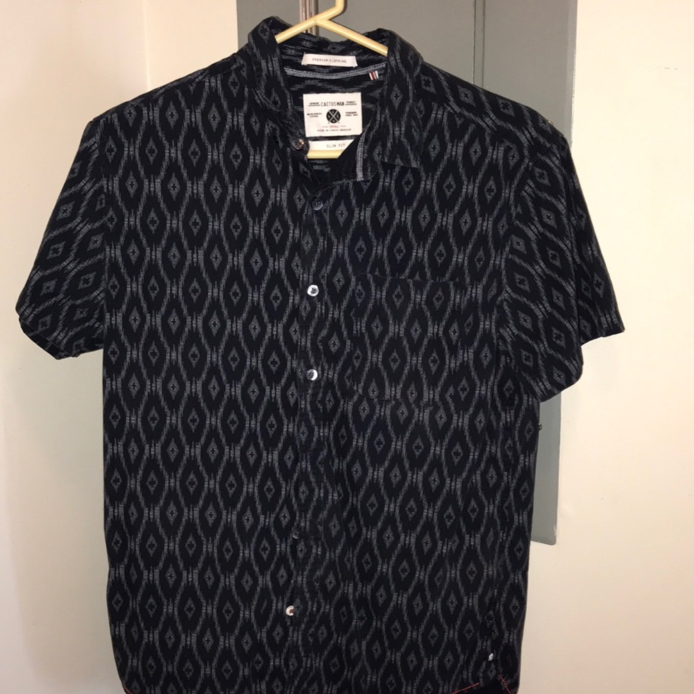 Slim fit size small Cactusmam button up